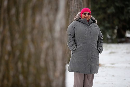 JOHN WOODS / WINNIPEG FREE PRESS
Tasneem Vali, vice-chair of the Manitoba Islamic Association (MIA), is photographed at her home in Winnipeg Tuesday, November 24, 2020. The MIA is one of the groups on the Canadian Muslim COVID-19 Task Force which  works to help Canadas over 400 mosques respond to the virus.

Reporter: Longhurst