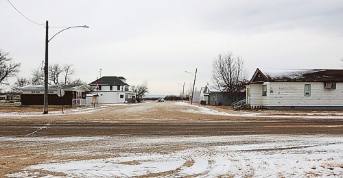 MIKE DEAL / WINNIPEG FREE PRESS
Main Street in Glenella, MB. 
201125 - Wednesday, November 25, 2020