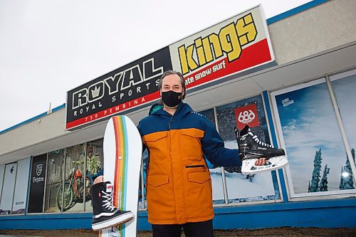 MIKE DEAL / WINNIPEG FREE PRESS
Gerald Haasbeek of Royal Sports at 750 Pembina Hwy. They focus a lot on hockey and snowboarding, but they also have winter boots and apparel as well as recreational skates if and when the River Trail opens.
See Al Small story
201124 - Tuesday, November 24, 2020.