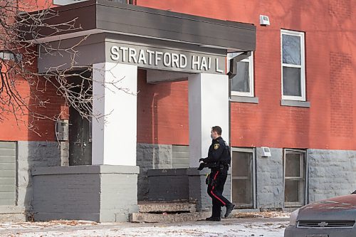 Mike Sudoma / Winnipeg Free Press
A Winnipeg Police Officer heads into the Stratford Hall apartment building Friday afternoon after a homicide took place in the building earlier Friday morning
November 27, 2020