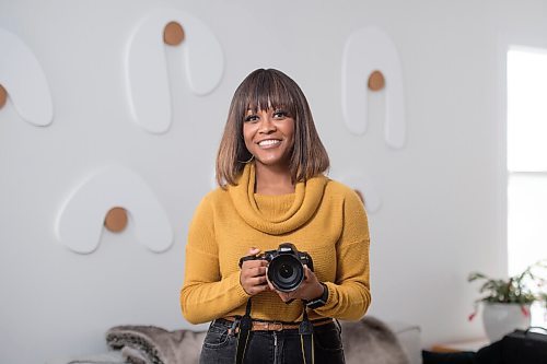 Mike Sudoma / Winnipeg Free Press
Local photographer Kymberli Wright inside her home Friday afternoon
November 27, 2020