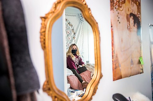 MIKAELA MACKENZIE / WINNIPEG FREE PRESS

Danielle Maillet-Goodfellow poses for a portrait in her room in Pembina Hall residence at the University of Manitoba in Winnipeg on Tuesday, Dec. 1, 2020. For Ben Waldman story.

Winnipeg Free Press 2020