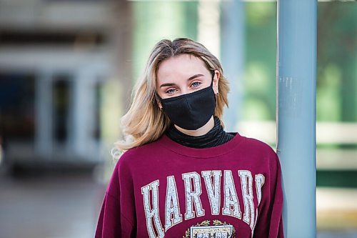 MIKAELA MACKENZIE / WINNIPEG FREE PRESS

Danielle Maillet-Goodfellow poses for a portrait in front of Pembina Hall residence at the University of Manitoba in Winnipeg on Tuesday, Dec. 1, 2020. For Ben Waldman story.

Winnipeg Free Press 2020