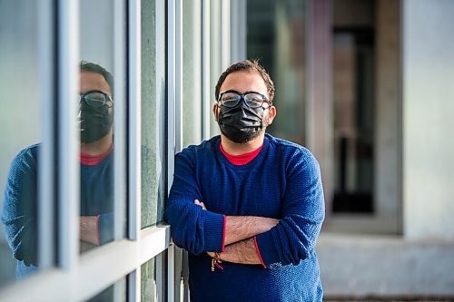 MIKAELA MACKENZIE / WINNIPEG FREE PRESS

Nik Kapoor poses for a portrait in front of Pembina Hall residence at the University of Manitoba in Winnipeg on Tuesday, Dec. 1, 2020. For Ben Waldman story.

Winnipeg Free Press 2020