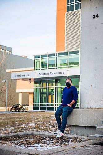 MIKAELA MACKENZIE / WINNIPEG FREE PRESS

Nik Kapoor poses for a portrait in front of Pembina Hall residence at the University of Manitoba in Winnipeg on Tuesday, Dec. 1, 2020. For Ben Waldman story.

Winnipeg Free Press 2020