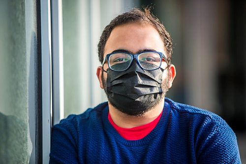 MIKAELA MACKENZIE / WINNIPEG FREE PRESS

Nik Kapoor poses for a portrait in front of Pembina Hall residence at the University of Manitoba in Winnipeg on Tuesday, Dec. 1, 2020. For Ben Waldman story.

Winnipeg Free Press 2020