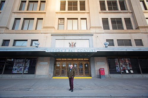 MIKE DEAL / WINNIPEG FREE PRESS
Local historian, Christian Cassidy, outside The Bay Downtown, Tuesday afternoon. The Bay Downtown has closed its doors for good.
201201 - Tuesday, December 01, 2020.