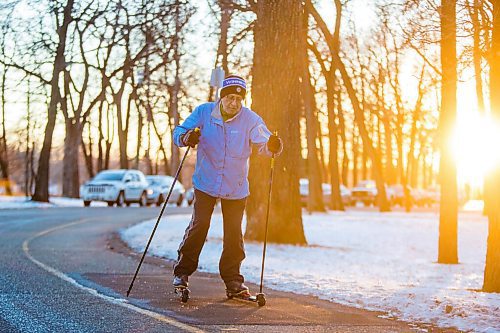 MIKAELA MACKENZIE / WINNIPEG FREE PRESS

Zygmunt Galazka, 72, roller skis in Kildonan Park in Winnipeg on Wednesday, Dec. 2, 2020. For climate story.

Winnipeg Free Press 2020