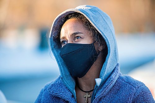 MIKAELA MACKENZIE / WINNIPEG FREE PRESS

Yodit Newet waits to pick up her daughters at Sun Valley School in Winnipeg on Wednesday, Dec. 2, 2020. For Maggie/Kellen story.

Winnipeg Free Press 2020