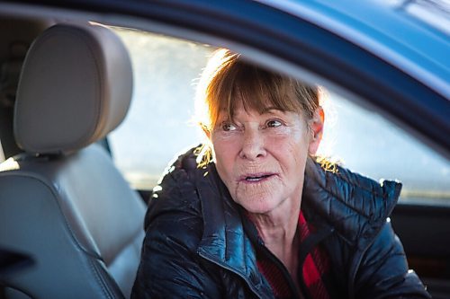 MIKAELA MACKENZIE / WINNIPEG FREE PRESS

Carmel Haub waits to pick up her grandson at Sun Valley School in Winnipeg on Wednesday, Dec. 2, 2020. For Maggie/Kellen story.

Winnipeg Free Press 2020