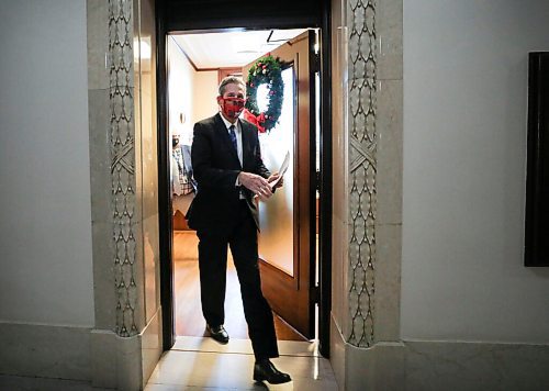RUTH BONNEVILLE / WINNIPEG FREE PRESS

LOCAL - Pallister Press 

Manitoba Premier, Brian Pallister, leaves his office on the 2nd floor to attend a media conference at the Legislative Building Thursday. 

Dec 2nd. 2020