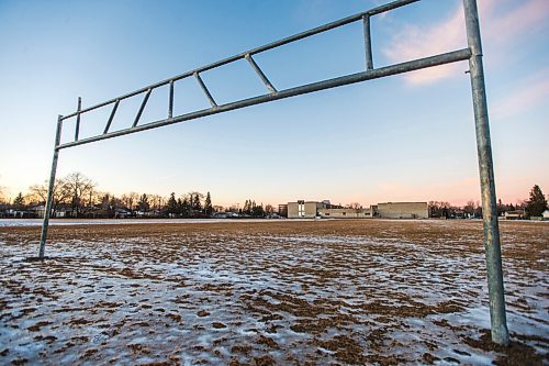 MIKAELA MACKENZIE / WINNIPEG FREE PRESS

John Taylor Collegiate in Winnipeg on Thursday, Dec. 3, 2020. For Jeff Hamilton story.

Winnipeg Free Press 2020