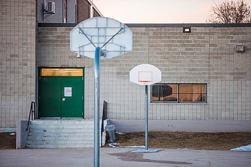 MIKAELA MACKENZIE / WINNIPEG FREE PRESS

John Taylor Collegiate in Winnipeg on Thursday, Dec. 3, 2020. For Jeff Hamilton story.

Winnipeg Free Press 2020