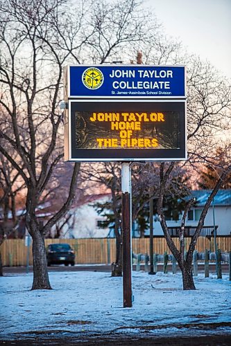 MIKAELA MACKENZIE / WINNIPEG FREE PRESS

John Taylor Collegiate in Winnipeg on Thursday, Dec. 3, 2020. For Jeff Hamilton story.

Winnipeg Free Press 2020