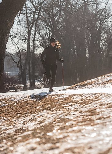 Mike Sudoma / Winnipeg Free Press
Med Student, Amanda Mathwig, takes a break in between exams and writing papers to hit the trail for a run through the trails along Churchill Drive Friday afternoon
December 4, 2020
