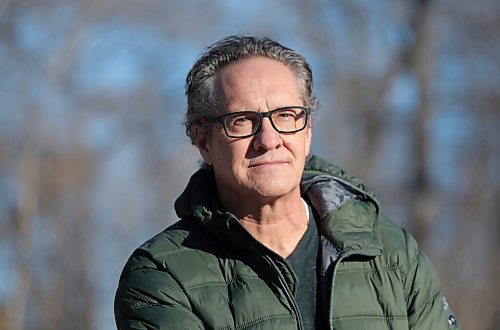 RUTH BONNEVILLE / WINNIPEG FREE PRESS

LOCAL - COVID and humidity 

Portrait of Andrew Halayko, a University of Manitoba physiology and pathophysiology professor, at Kildonan Park.

Halayko, says Manitobans can cut down on the risk of spreading COVID-19 in the air by wearing masks and keeping a distance, but also through regulating humidity and exchanging air with the outdoors. That's particularly an issue in Winnipeg, because the novel coronavirus spreads in cold, dry conditions, Halayko said.


Dec 4th,. 2020