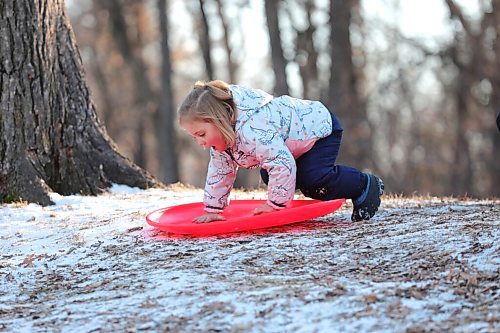 RUTH BONNEVILLE / WINNIPEG FREE PRESS

Standup - sliding 

Paige Henke (3)yrs), is all smiles as she slides down a hill at Kildonan Park. on Friday.  



Dec 4th,. 2020