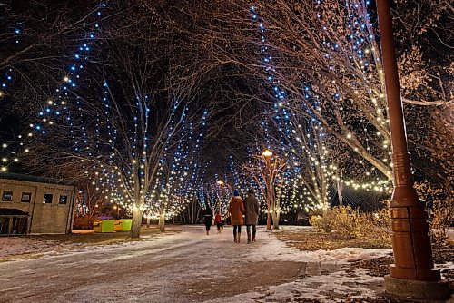 JESSE BOILY  / WINNIPEG FREE PRESS
A couple walk by the newly lit up trees at the Forks on Sunday. Sunday, Dec. 6, 2020.
Reporter: Standup