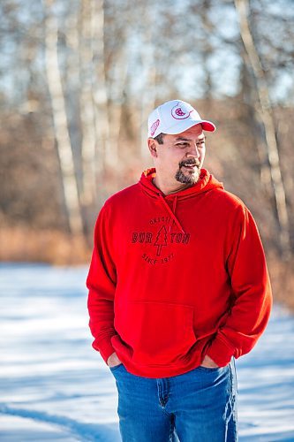 MIKAELA MACKENZIE / WINNIPEG FREE PRESS

Lloyd Pelletier poses for a portrait on his property in Lockport on Friday, Dec. 4, 2020. For Jeff Hamilton story.

Winnipeg Free Press 2020