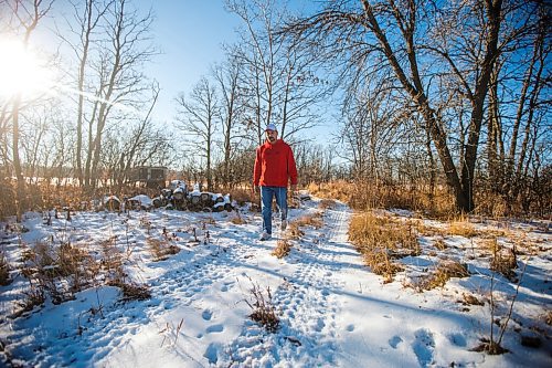 MIKAELA MACKENZIE / WINNIPEG FREE PRESS

Lloyd Pelletier poses for a portrait on his property in Lockport on Friday, Dec. 4, 2020. For Jeff Hamilton story.

Winnipeg Free Press 2020