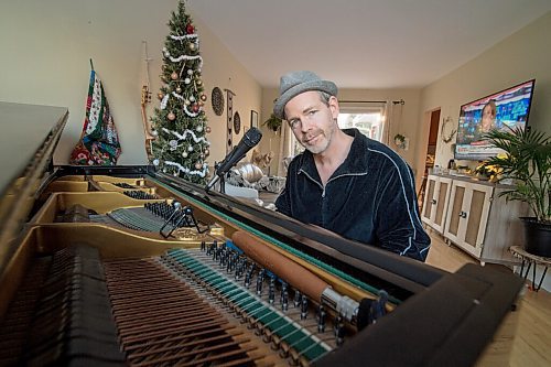 Mike Sudoma / Winnipeg Free Press
Local Pianist, Matt Budoloski, made the switch from playing shows in local bars/lounges to playing to a virtual audience via Facebook early on in the Covid 19 Pandemic. 
December 7, 2020
