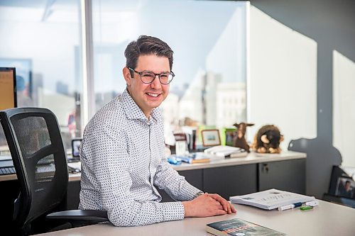 MIKAELA MACKENZIE / WINNIPEG FREE PRESS

Jonathan Strauss, owner of Strauss Event & Association Management, poses for a portrait in his office in Winnipeg on Monday, Dec. 7, 2020. For Martin Cash story.

Winnipeg Free Press 2020