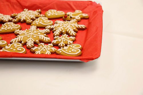 MIKE DEAL / WINNIPEG FREE PRESS
Kristina Majowski and Shannon MacTavish owners of the White Birch Bakery, Unit B - 1108 Henderson Highway, with their Slovenian Honey Cookies, or Slovenian Medenjaki for the 12 Days of Christmas Cookie feature.
See Alan Small story
201208 - Tuesday, December 08, 2020.