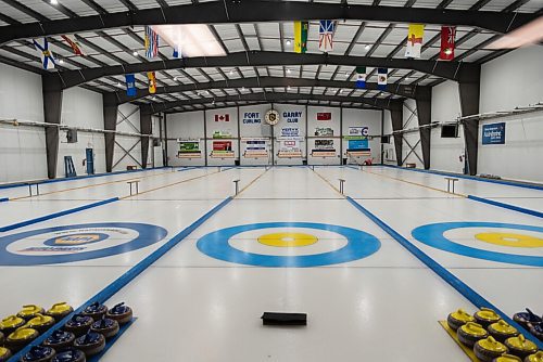 JESSE BOILY  / WINNIPEG FREE PRESS
The Fort Garry Curling Club on Friday. Curling clubs are shut down until January due to COVID-19 restrictions with out a season many fear financial hardships.  Friday, Dec. 11, 2020.
Reporter: Jason Bell