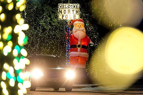 Daniel Crump / Winnipeg Free Press. A drive-thru holiday light display on Shorecrest Drive in Lindenwoods draws many spectators. December 12, 2020.