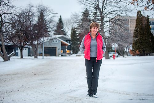 MIKAELA MACKENZIE / WINNIPEG FREE PRESS

Frances Ferguson, who has worked 40 years as an ICU nurse at Health Sciences Centre and is getting vaccinated on Thursday morning, poses for a portrait in Winnipeg on Wednesday, Dec. 16, 2020. For Melissa Martin story.

Winnipeg Free Press 2020