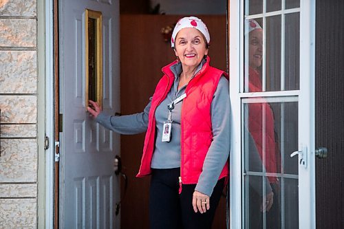 MIKAELA MACKENZIE / WINNIPEG FREE PRESS

Frances Ferguson, who has worked 40 years as an ICU nurse at Health Sciences Centre and is getting vaccinated on Thursday morning, poses for a portrait in Winnipeg on Wednesday, Dec. 16, 2020. For Melissa Martin story.

Winnipeg Free Press 2020