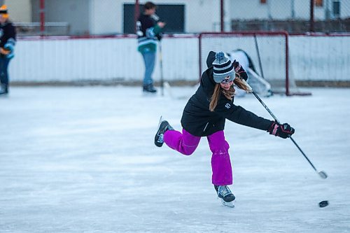 MIKAELA MACKENZIE / WINNIPEG FREE PRESS

Kennedy Carriere, 11, skates at the Windsor Community Centre rink in Winnipeg on Thursday, Dec. 17, 2020. Individuals are responsible for following public health rules while at the public outdoor rink. For Joyanne story.

Winnipeg Free Press 2020