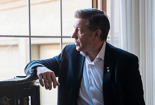 MIKAELA MACKENZIE / WINNIPEG FREE PRESS

Sheldon Kennedy poses for a photo at his home in Calgary on Monday, Nov. 23, 2020. For Jeff Hamilton story.

Winnipeg Free Press 2020