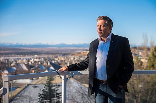 MIKAELA MACKENZIE / WINNIPEG FREE PRESS

Sheldon Kennedy poses for a photo at his home in Calgary on Monday, Nov. 23, 2020. For Jeff Hamilton story.

Winnipeg Free Press 2020