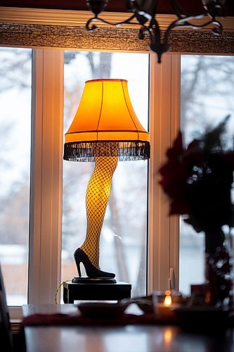 MIKE SUDOMA / WINNIPEG FREE PRESS
The iconic Leg Lamp from the Christmas movie, A Christmas Story, lights up the front window of Robert Lilleys Portage la Prarie home Sunday evening.  
December 20, 2020
