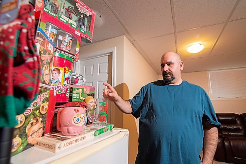 MIKE SUDOMA / WINNIPEG FREE PRESS
Toy Collector, Robert Lilley, shows off his collection from the iconic Christmas Movie, A Christmas Story, Sunday afternoon
December 20, 2020