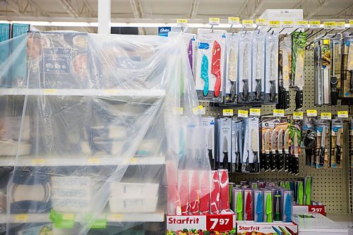 MIKAELA MACKENZIE / WINNIPEG FREE PRESS

Baking tins are blocked off as other kitchen wares are still for sale at Walmart in Winnipeg on Tuesday, Dec. 22, 2020. For Rosanna Hempel story.

Winnipeg Free Press 2020