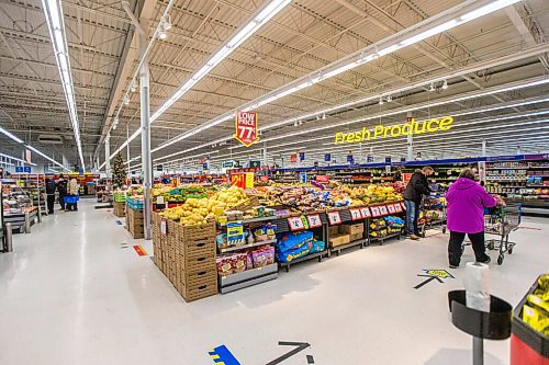 MIKAELA MACKENZIE / WINNIPEG FREE PRESS

Folks shop for essential items at Walmart in Winnipeg on Tuesday, Dec. 22, 2020. For Rosanna Hempel story.

Winnipeg Free Press 2020