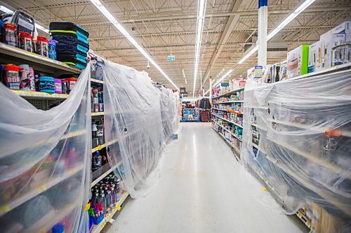 MIKAELA MACKENZIE / WINNIPEG FREE PRESS

Essential and non-essential kitchen items at Walmart in Winnipeg on Tuesday, Dec. 22, 2020. For Rosanna Hempel story.

Winnipeg Free Press 2020