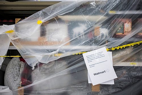 MIKAELA MACKENZIE / WINNIPEG FREE PRESS

Non-essential holiday items are blocked off at Walmart in Winnipeg on Tuesday, Dec. 22, 2020. For Rosanna Hempel story.

Winnipeg Free Press 2020