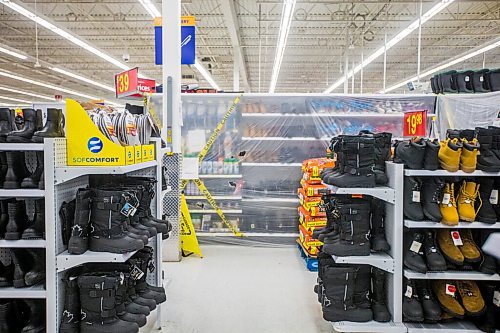 MIKAELA MACKENZIE / WINNIPEG FREE PRESS

Winter boots are for sale, but other shoes are blocked off at Walmart in Winnipeg on Tuesday, Dec. 22, 2020. For Rosanna Hempel story.

Winnipeg Free Press 2020