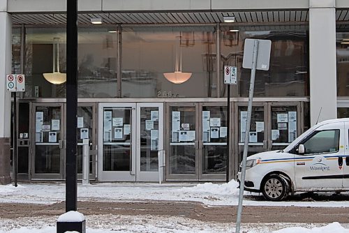 JESSE BOILY  / WINNIPEG FREE PRESS
The city owned building 266 Graham Ave. on Tuesday. Tuesday, Dec. 22, 2020. 
Reporter: Joyanne Pursaga