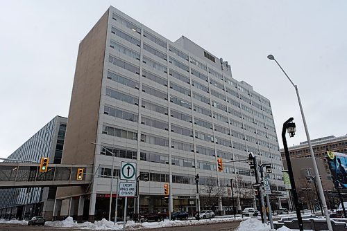 JESSE BOILY  / WINNIPEG FREE PRESS
The city owned building 266 Graham Ave. on Tuesday. Tuesday, Dec. 22, 2020. 
Reporter: Joyanne Pursaga