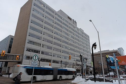 JESSE BOILY  / WINNIPEG FREE PRESS
The city owned building 266 Graham Ave. on Tuesday. Tuesday, Dec. 22, 2020. 
Reporter: Joyanne Pursaga