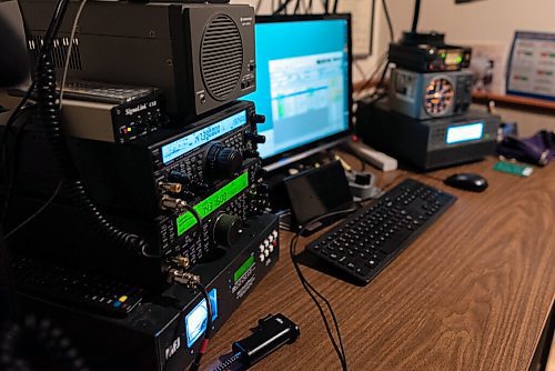 JESSE BOILY  / WINNIPEG FREE PRESS
Leor Drorys ham radio setup in his basement at his home on Tuesday. Tuesday, Dec. 22, 2020.
Reporter: Brenda Suderman