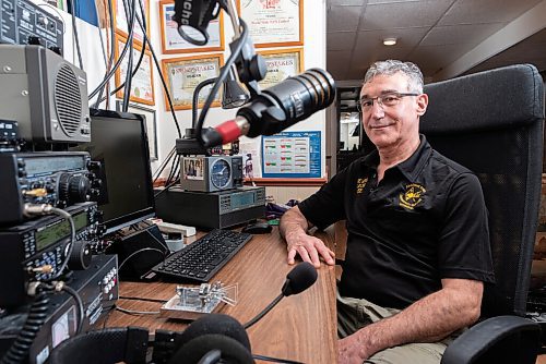 JESSE BOILY  / WINNIPEG FREE PRESS
Leor Drory with his ham radio setup in his home on Tuesday. Tuesday, Dec. 22, 2020.
Reporter: Brenda Suderman