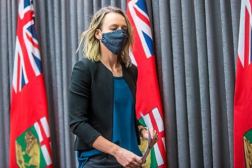 MIKAELA MACKENZIE / WINNIPEG FREE PRESS

Dr. Joss Reimer, medical lead of immunization, leaves after giving a COVID-19 update to the media at the Manitoba Legislative Building in Winnipeg on Wednesday, Dec. 23, 2020. For Katie May story.

Winnipeg Free Press 2020