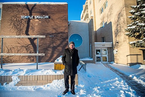 MIKAELA MACKENZIE / WINNIPEG FREE PRESS

Rabbi Allan Finkel poses for a portrait in front of Temple Shalom in Winnipeg on Wednesday, Dec. 23, 2020. He started doing shiva (the traditional Jewish mourning period) via Zoom, and found that it was a really meaningful experience for all those involved, albeit different than the in-person version. For Melissa Martin story.

Winnipeg Free Press 2020