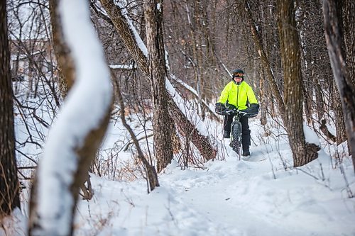 MIKAELA MACKENZIE / WINNIPEG FREE PRESS

Frank Conway fat bikes along the Seine River near John Bruce Park in Winnipeg on Monday, Dec. 28, 2020. Standup.

Winnipeg Free Press 2020