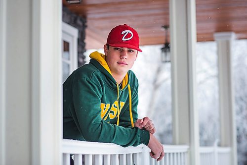 MIKAELA MACKENZIE / WINNIPEG FREE PRESS

Okotoks Baseball Academy and NDSU catcher Bennett Freiter poses for a portrait at home in St. Andrews on Wednesday, Dec. 30, 2020. For Mike Sawatzky story.

Winnipeg Free Press 2020